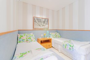 PF41 House 6 Bedrooms 300m from the Sea