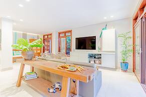 PF41 House 6 Bedrooms 300m from the Sea