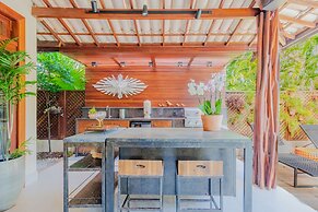 PF41 House 6 Bedrooms 300m from the Sea