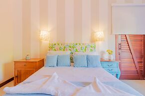 PF41 House 6 Bedrooms 300m from the Sea