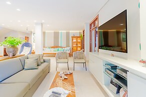 PF41 House 6 Bedrooms 300m from the Sea