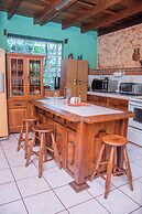 Gardens House, Airport Juan Santamaría, Alajuela, San Jose