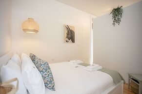 Liiiving - Downtown Balcony Studio