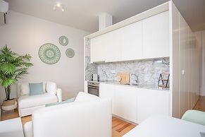 Liiiving - Downtown Balcony Studio