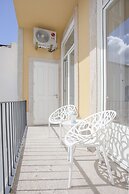 Liiiving - Downtown Balcony Studio