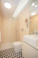 Liiiving - Downtown Balcony Studio