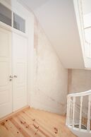 Liiiving - Downtown Balcony Studio