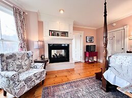 Four Columns Inn