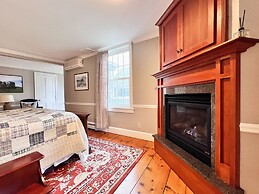 Four Columns Inn