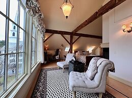 Four Columns Inn