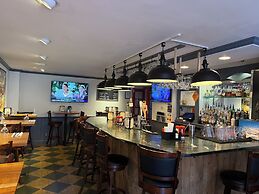 Four Columns Inn