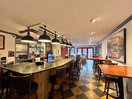 Four Columns Inn