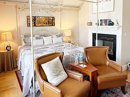 Four Columns Inn