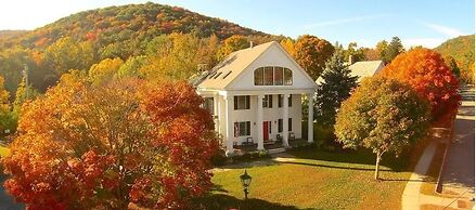 Four Columns Inn