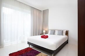 Miami-Style 2BR Pool Villa Janine Kamala