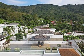 Miami-Style 2BR Pool Villa Janine Kamala