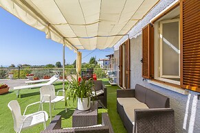 Gemma -hilly Area- Relax With View Lake