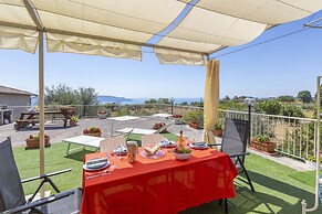 Gemma -hilly Area- Relax With View Lake