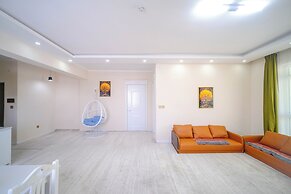 Eagle Town Service Apartment