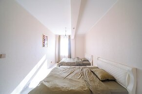 Eagle Town Service Apartment