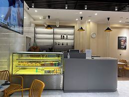 Eagle Town Service Apartment