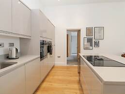 The Florence Suite Stone Cross Mansion