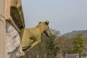 The Florence Suite Stone Cross Mansion