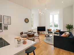 The Florence Suite Stone Cross Mansion