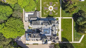 The Florence Suite Stone Cross Mansion