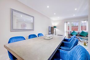 Town Center 4 Bedroom 4 bathroom House