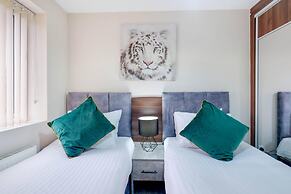 Town Center 4 Bedroom 4 bathroom House