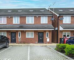 Town Center 4 Bedroom 4 bathroom House