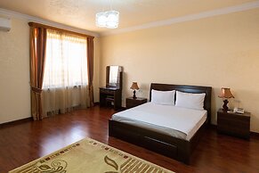 La Defense Hotel Yerevan