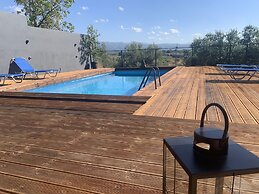 Stunning 2-bed Pool Villa in Skepasti