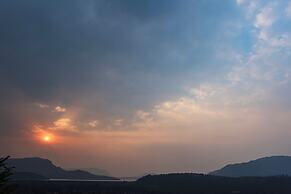 CosmicStays GreyStone Villa Mountain View & Dam