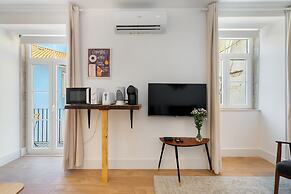 Modern Lisbon Apartments by SoulPlaces