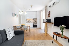 Modern Lisbon Apartments by SoulPlaces