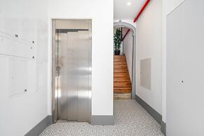 Modern Lisbon Apartments by SoulPlaces