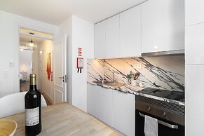 Modern Lisbon Apartments by SoulPlaces