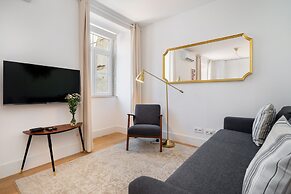Modern Lisbon Apartments by SoulPlaces
