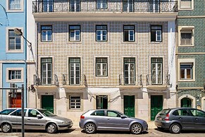 Modern Lisbon Apartments by SoulPlaces