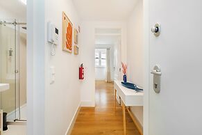 Modern Lisbon Apartments by SoulPlaces