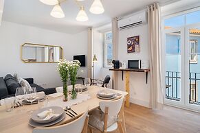 Modern Lisbon Apartments by SoulPlaces