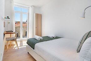 Modern Lisbon Apartments by SoulPlaces