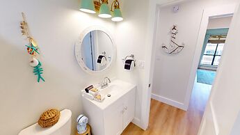 SPC3209 is an upstairs 2 BR with Canal Views by RedAwning