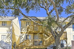 SPC3209 is an upstairs 2 BR with Canal Views by RedAwning