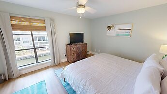 SPC3209 is an upstairs 2 BR with Canal Views by RedAwning