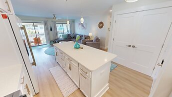 SPC3209 is an upstairs 2 BR with Canal Views by RedAwning