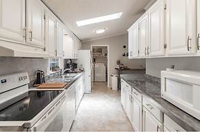 Twin Ponds Retreats 4 Bedroom Retreat by RedAwning