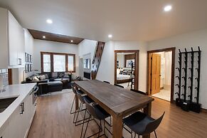 First Floor Condo Easy Access to Ski Adventure - Zephyr Mountain Lodge